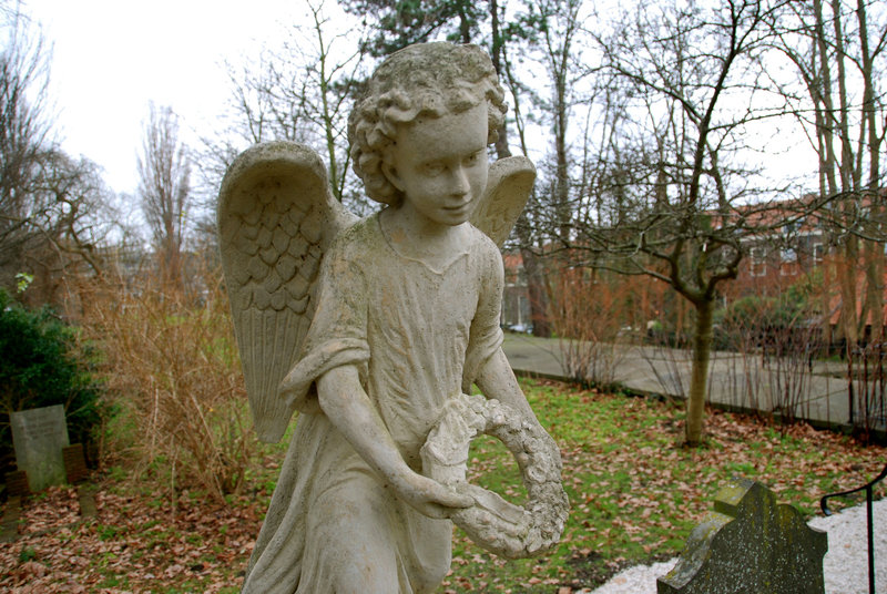 Monument in the Green Alley Cemetery