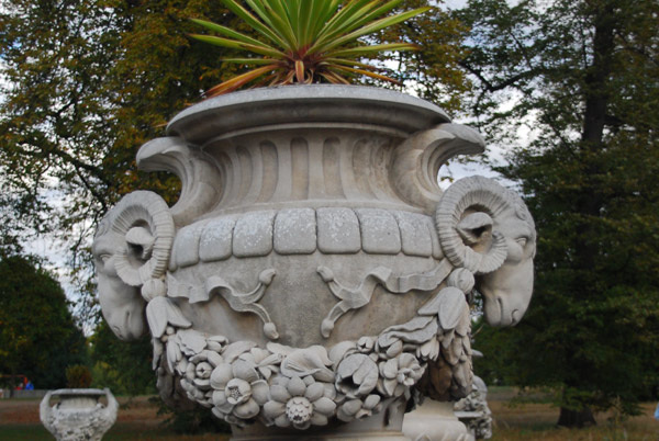Ram urn