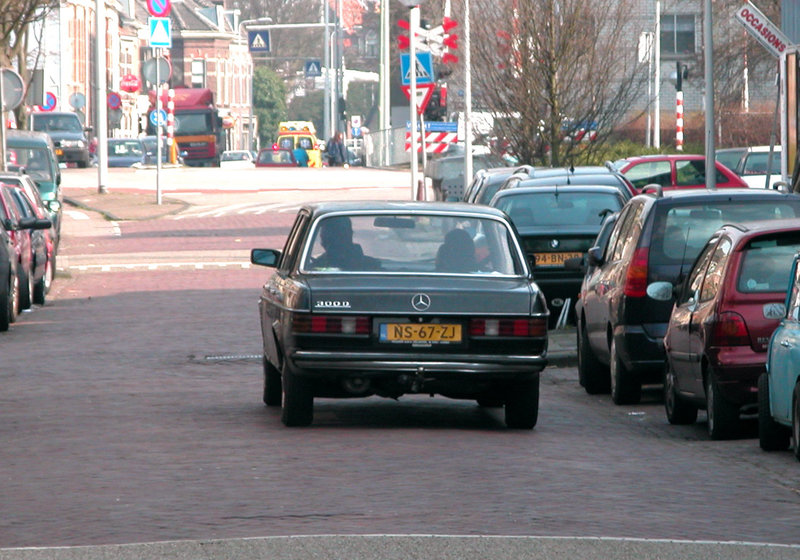 1985 Mercedes-Benz 300D Long