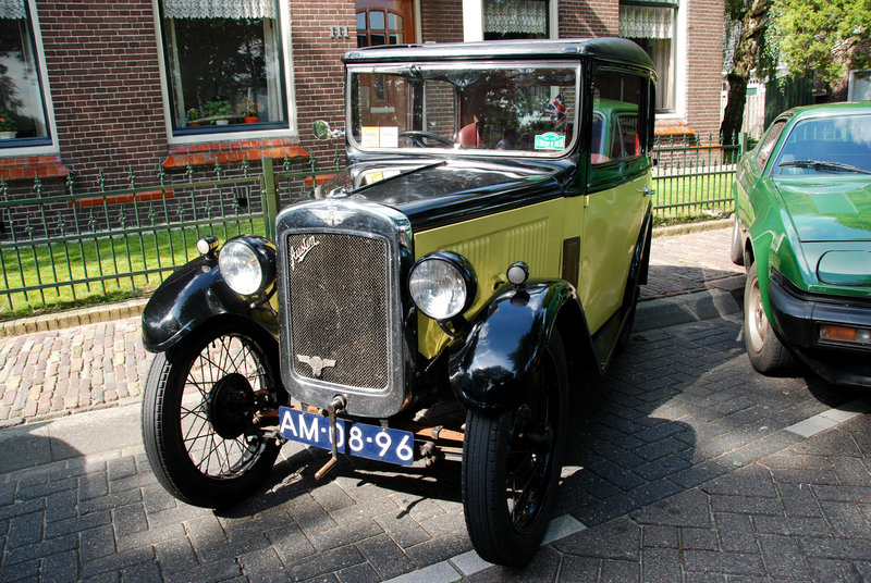 Oldtimer day at Ruinerwold: 1930 Austin Seven Box Saloon Type RL