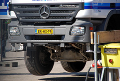 Concrete delivery for the new bicycle parking: floating Mercedes-Benz