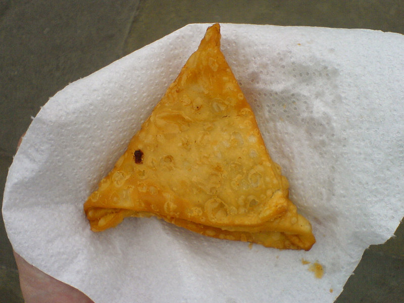 The Sikh Assocation of London Underground handed out free samosas