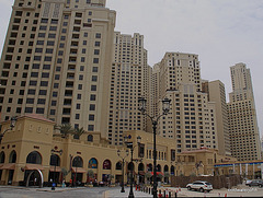 Dubai shopping mall exterior