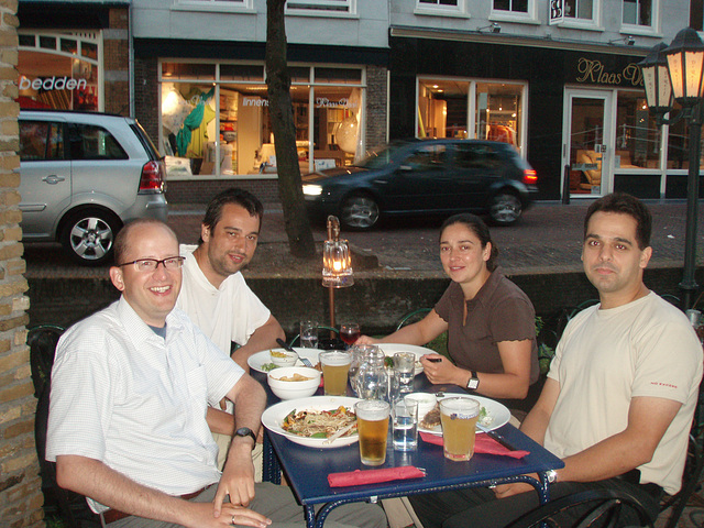 Arjen B, Sasan, Roeline in Delft