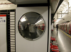 More fun with the convex mirrors in the Underground