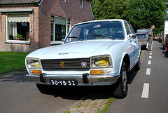 Oldtimer day at Ruinerwold: 1973 Peugeot 504 A12