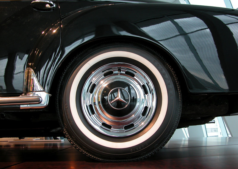 In the Mercedes-Museum: rear wheel of a 300
