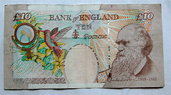 10 pounds bank note