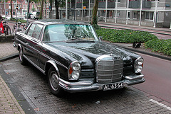 Respot of a 1969 Mercedes-Benz 280 SE 3.5 Coupe