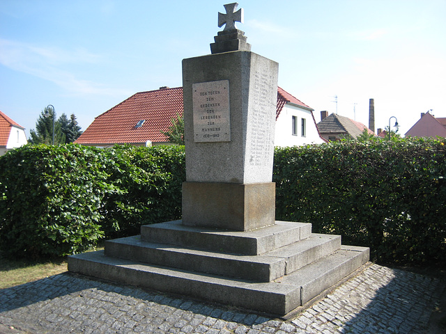 Denkmal Weltkriege Neuhof bei Jüterbog/2