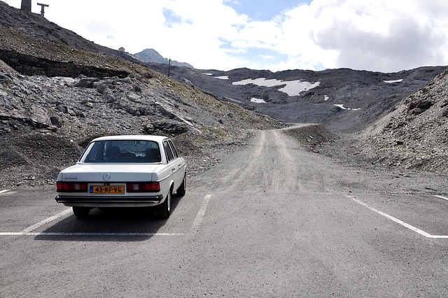 Holiday 2009 – My Mercedes parked on the Stelvio Pass