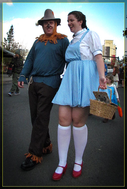 Dorothy and Scarecrow