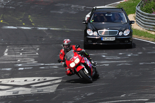Nordschleife weekend – Bike with a Benz on its tail