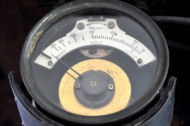 Holiday 2009 – Voltage meter