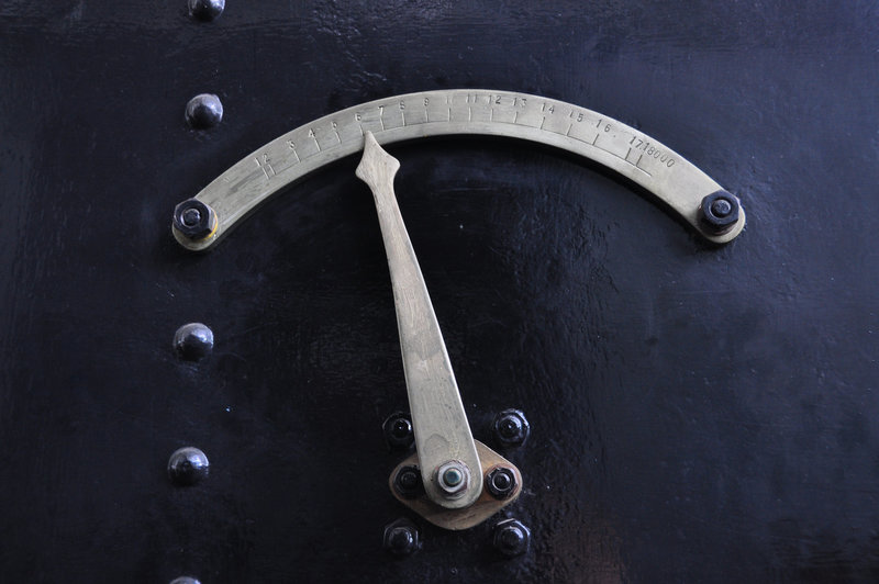 Holiday 2009 – Water Gauge of a steam engine