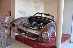 Holiday 2009 – Remains of a Mercedes-Benz 300 SL Gullwing in the lobby of my hotel