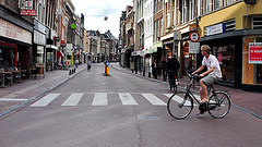 Crossing the Breestraat (Broad Street) in Leiden
