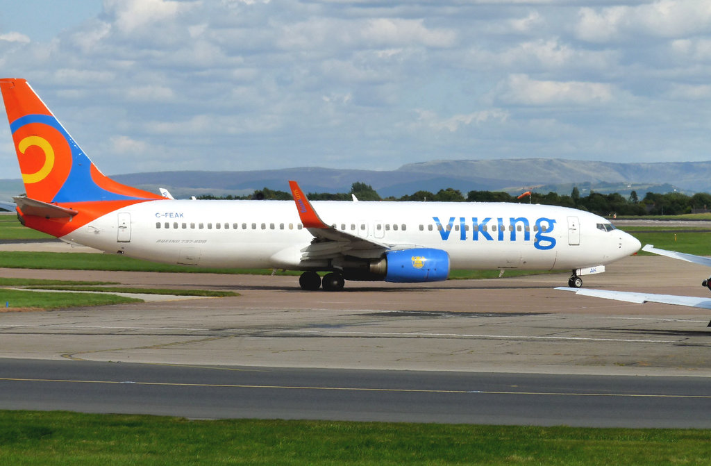 Boeing 737-86Q C-FEAK (Viking)