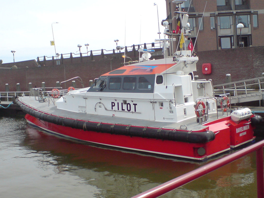 Pilot boat