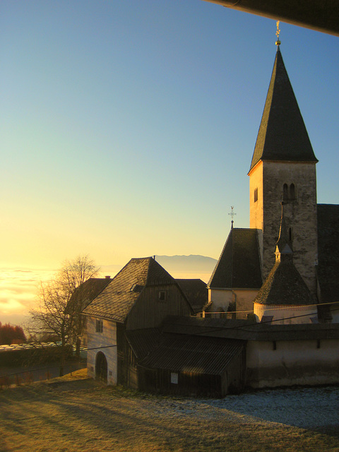 Die Wehrkirche in Obergreutschach