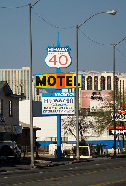 Reno Hi-Way 40 motel sign (0654)