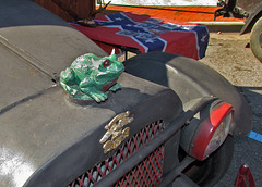 Hillbilly Truck Frog Hood Ornament