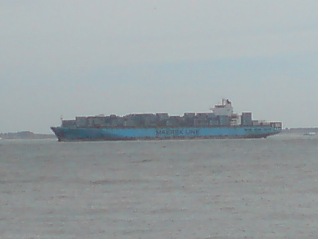 Maersk Line distant