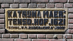 New stone of the Kathrijna Maertensdochters Hof (Catherine Martinsdaughter Almshouse)