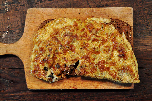 I ate this: Omelette with a large mushroom