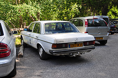 Holiday 2009 – French Mercedes-Benz 240 D