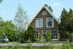 House „Buitenrust” on bank of the canal from Delft to The Hague