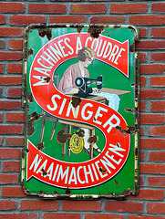 Stoom- en dieseldagen 2012 – Singer sewing machines enamel advertisement