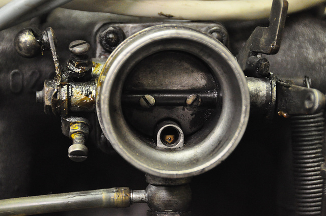 Throttle and venturi of a Mercedes-Benz diesel engine