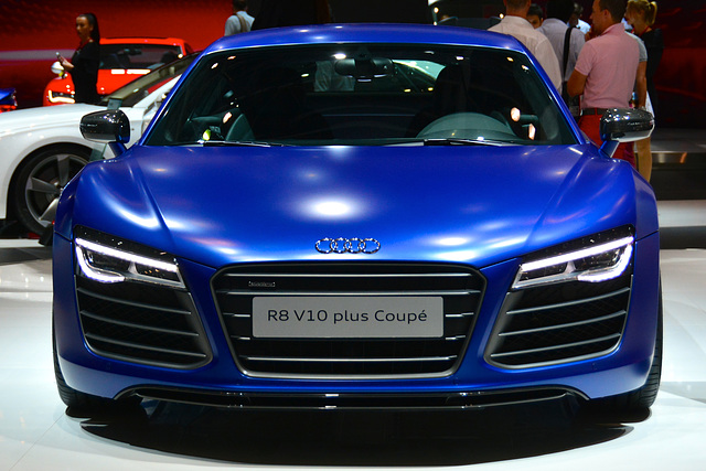Dubai 2013 – Dubai International Motor Show – Audi R8 V10 plus Coupé
