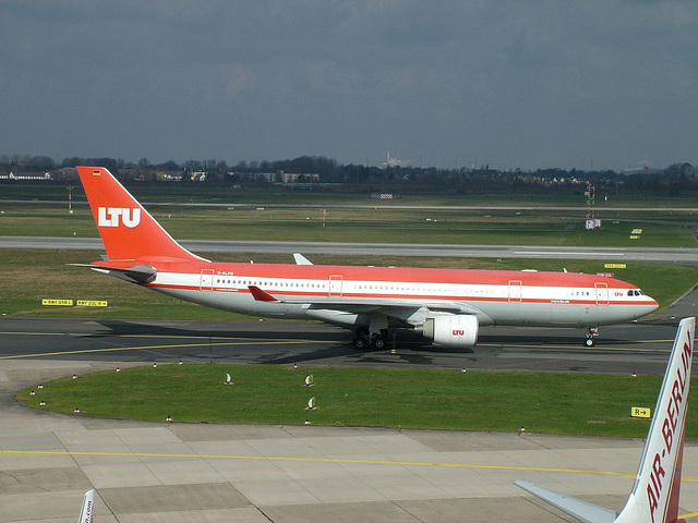 D-ALPB A330-223 LTU