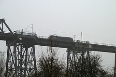 Rendsburger Hochbrücke – Single engine on the bridge