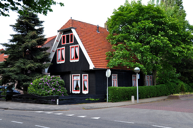 Wooden house in Warmond