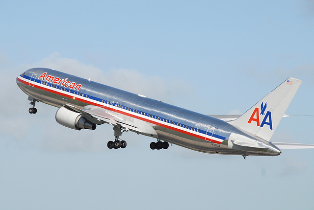 N391AA B767-323ER American Airlines