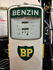 Techno Classica 2011 – Benzin