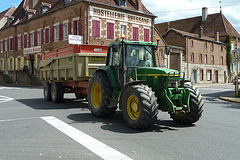 France 2012 – John Deere 6910 tractor
