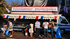 Leidens Ontzet 2011 – Volendammer smikkelpaleis