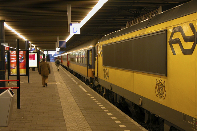 Engine 1834 waiting at The Hague Central Station