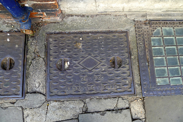 Oxford – Manhole cover of Benfield & Loxley of Oxford