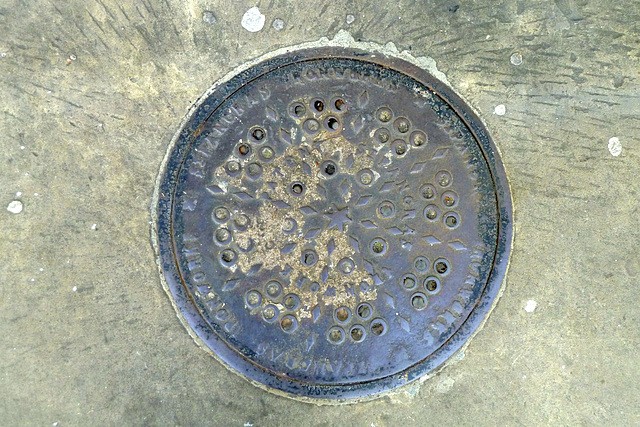 Oxford – Manhole cover of the St. Pancras Ironworks