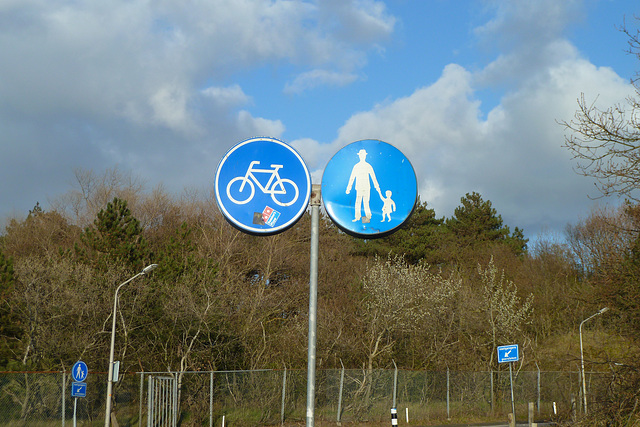 Combination path for modern bike and old-fashioned gentleman and child