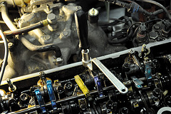 Adjusting the valve clearance on a Mercedes-Benz M102 engine