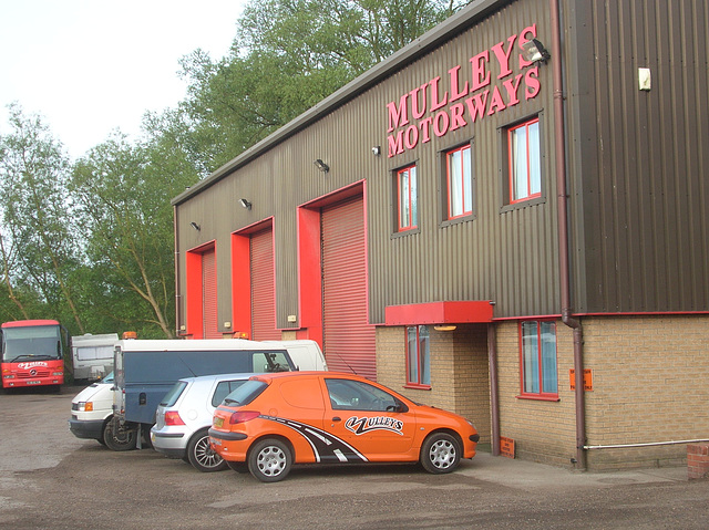 DSCN3115 Mulleys Motorways workshops and offices, Ixworth