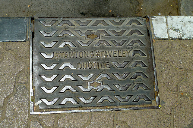 Dubai 2012 – Stanton & Staveley drain cover