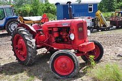 Stoom- en dieseldagen 2012 – Nuffield Universal Four tractor
