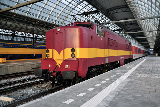EETC loc 1251 at Amsterdam Central Station